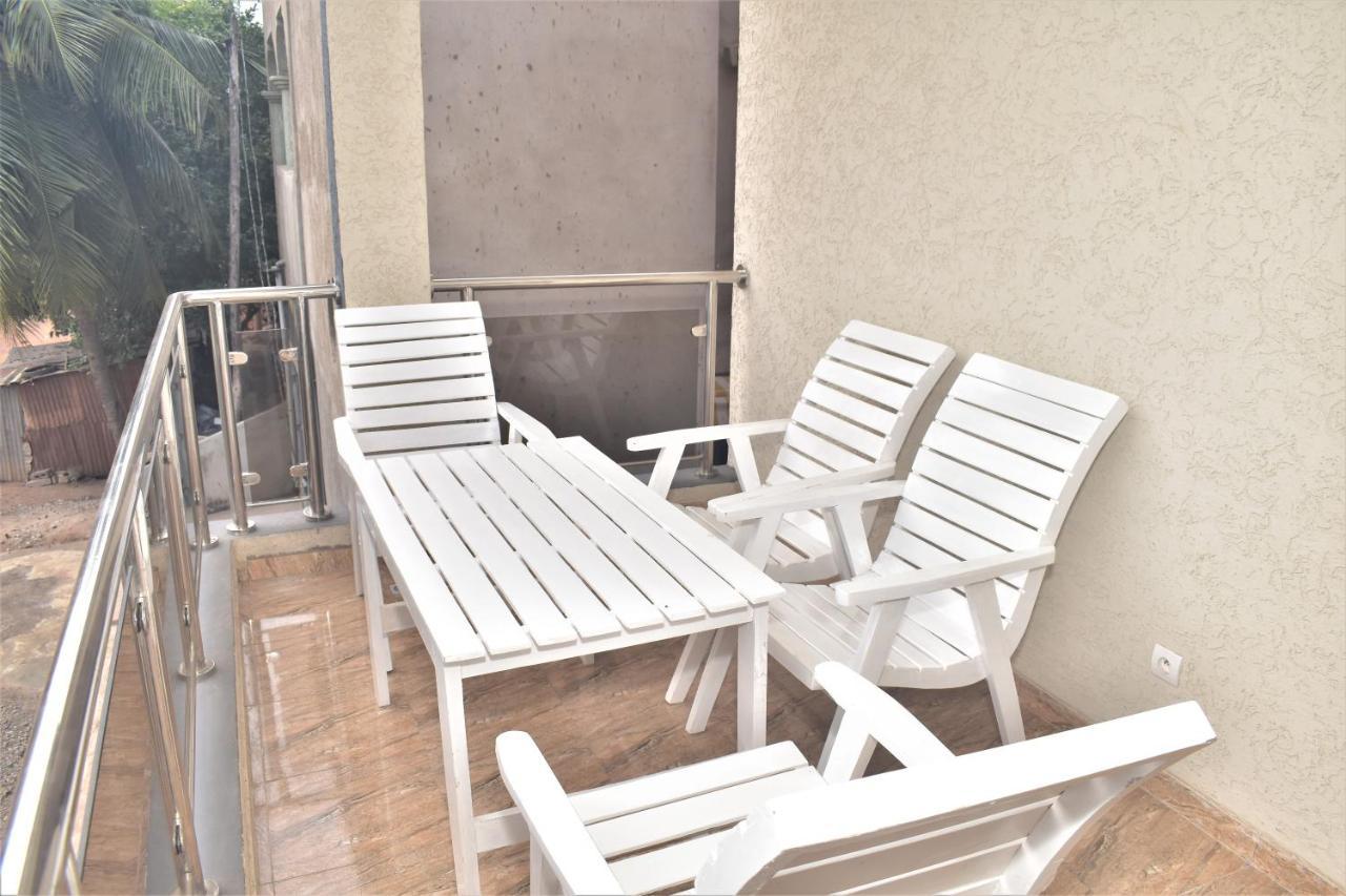 Residence Bellevue Sito Aiport- Ломе Екстериор снимка