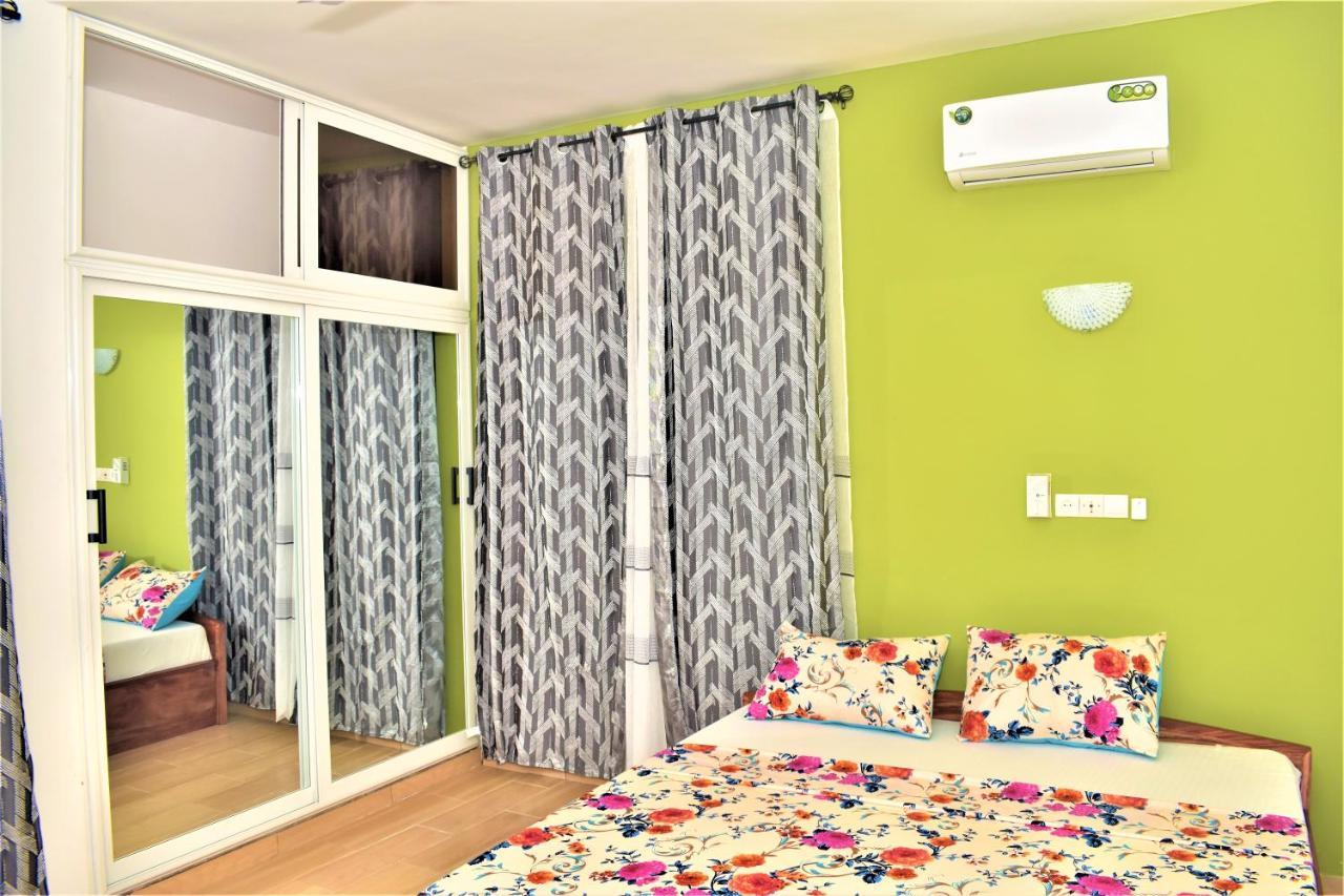 Residence Bellevue Sito Aiport- Ломе Екстериор снимка