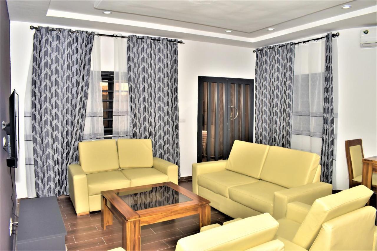 Residence Bellevue Sito Aiport- Ломе Екстериор снимка