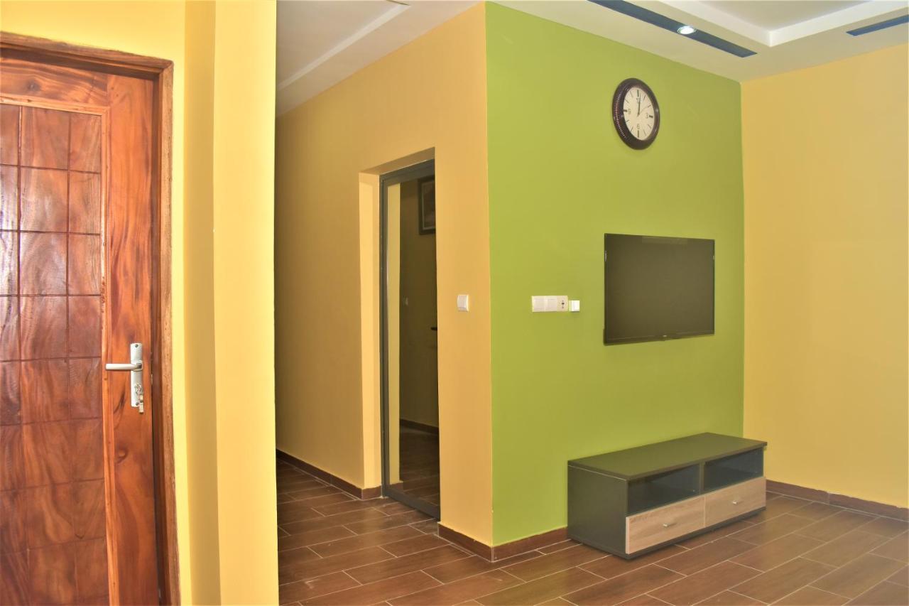 Residence Bellevue Sito Aiport- Ломе Екстериор снимка