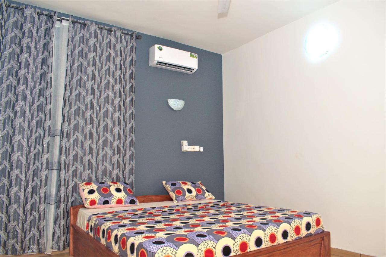 Residence Bellevue Sito Aiport- Ломе Екстериор снимка