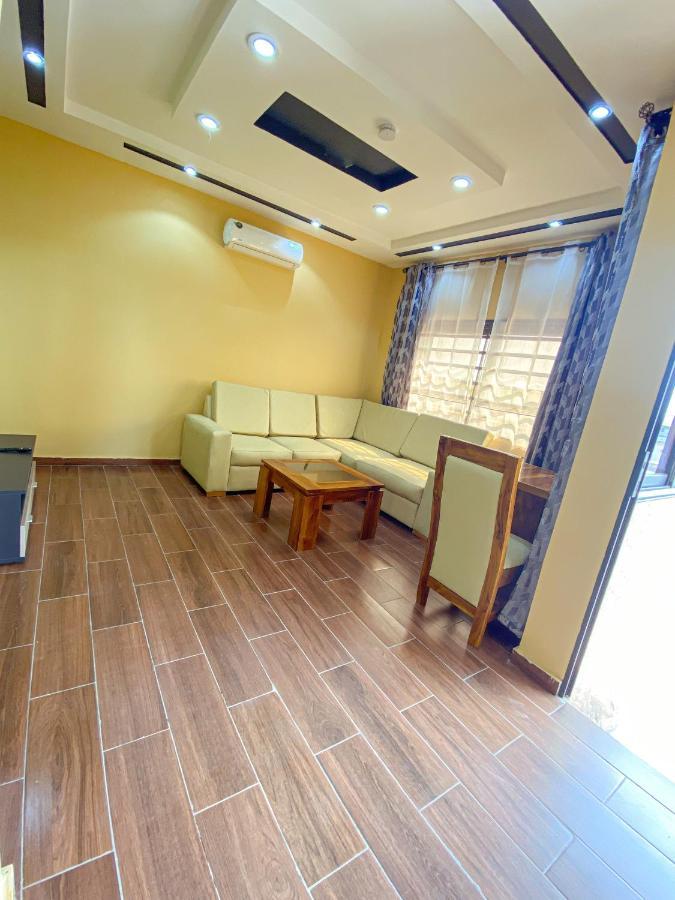 Residence Bellevue Sito Aiport- Ломе Екстериор снимка